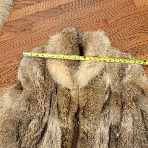 Luxurious Vintage Coyote Tan Fur Coat Medium - Picture 7 of 8